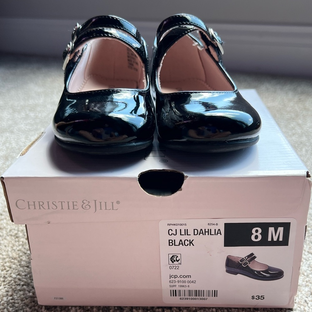 Brand new never worn size 8M Lil Dahlia girls Mary Jane black dress shoes.